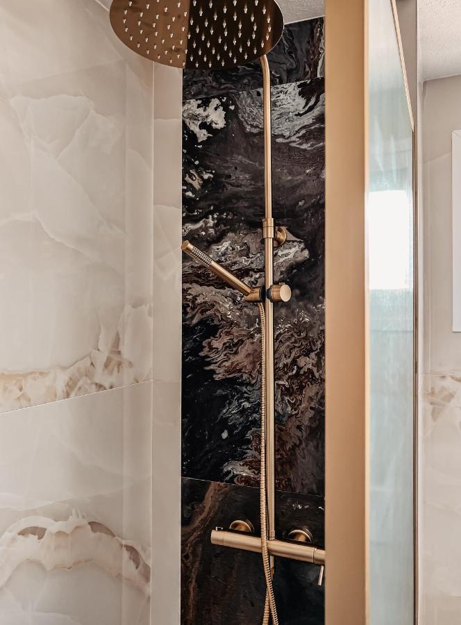 Emerald Palm Residence أذيخي المظهر الخارجي الصورة